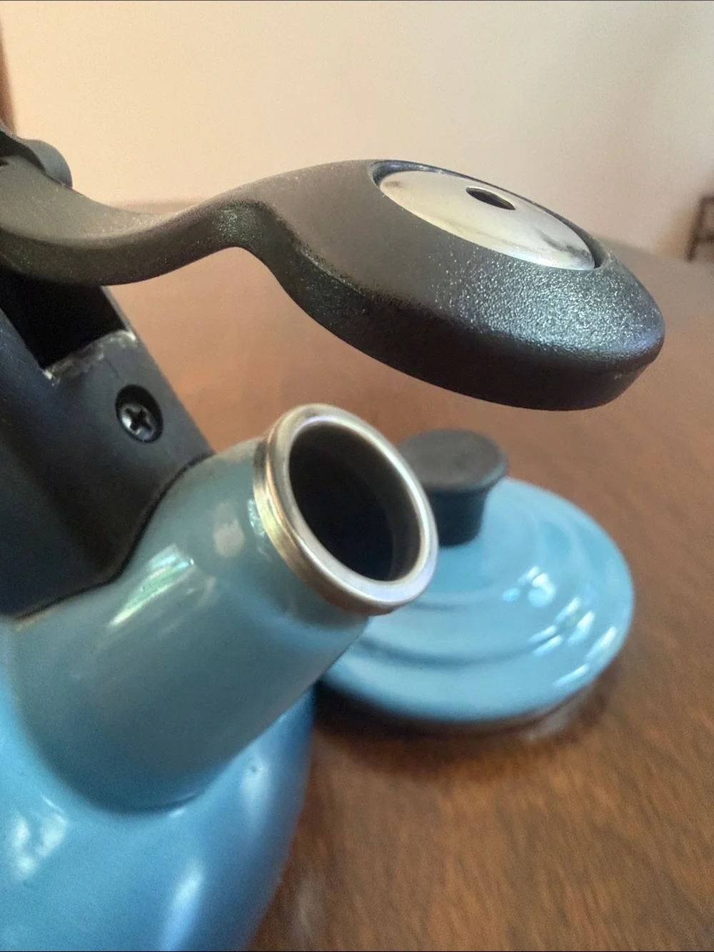 Le Creuset Oolong Kettle Blue Ombré Enamel Teapot Tea Kettle 1.5L 1.6Qt